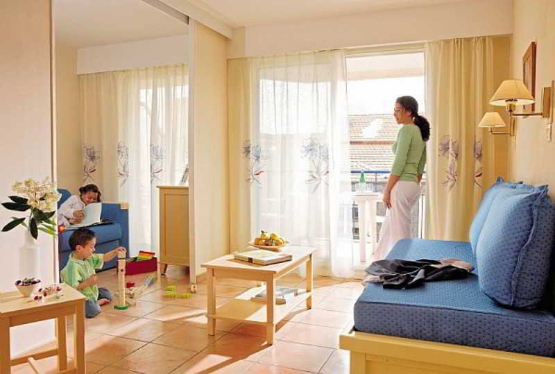 Residence Pierre & Vacances Les Rivages Du Parc Menton Exteriör bild